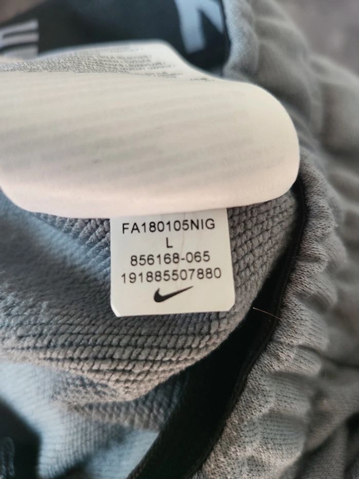 Pantalon jogging garçon 12-13ans Nike bon état - photo numéro 10