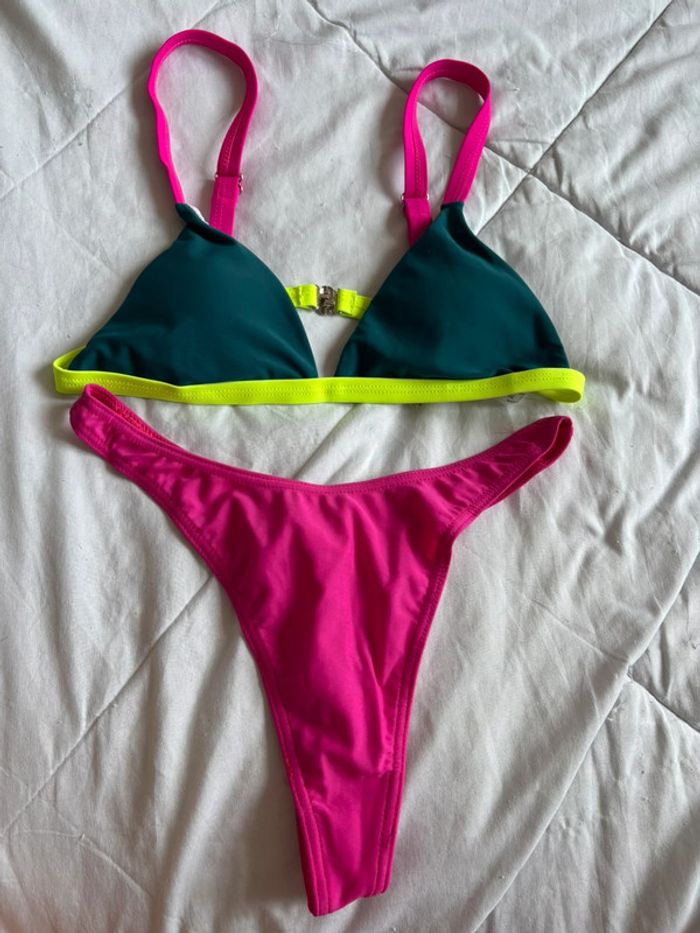 Ensemble maillot de bain bikini rose fushia multicolore tanga string taille S/36 neuf