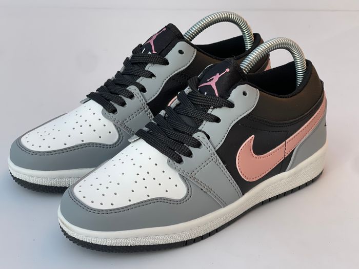 Jordan 1 Low Noir Gris Rose Femmes - photo numéro 4