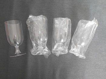 Lot de 4 flûtes en plastique neuf