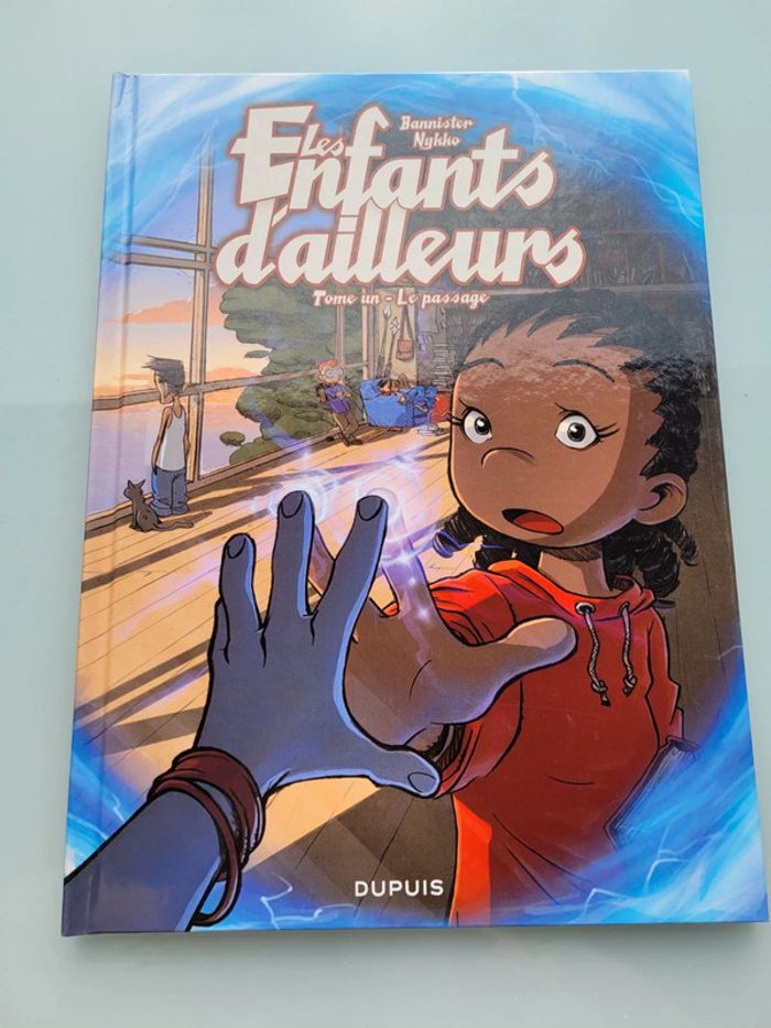 2 BD Les Enfants d'ailleurs : tomes 1 et 2, Cycle I - photo numéro 3