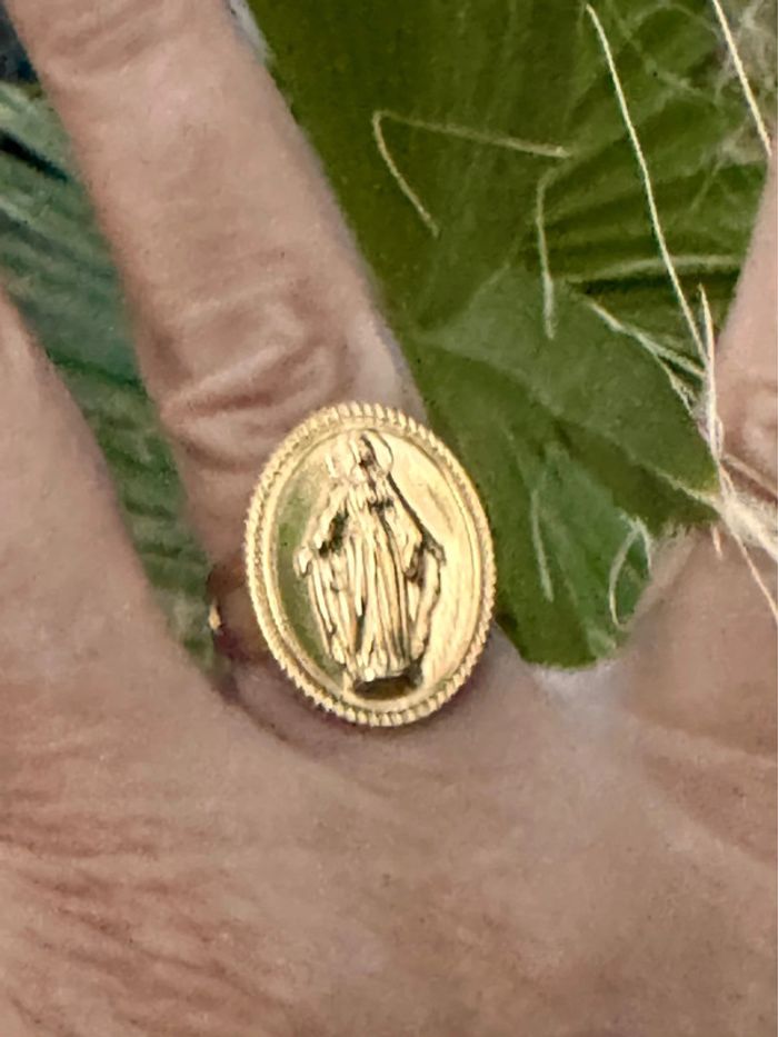 Bague réglable grosse médaille vierge en relief acier inoxydable or - photo numéro 3