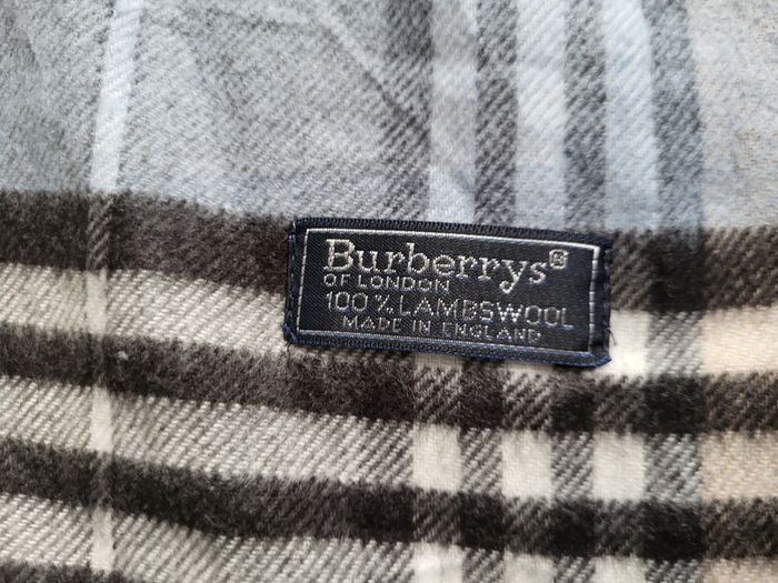 🧣💙 Écharpe Vintage Burberrys of London – 100% Laine d’Agneau – Made in England 💙🧣 - photo numéro 5