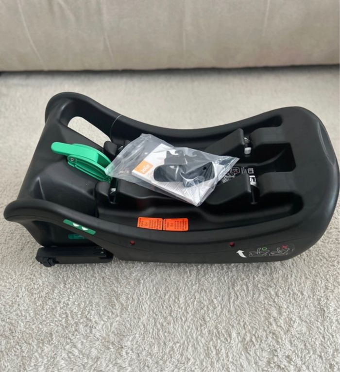 Siege auto joie et sa base isofix - photo numéro 9
