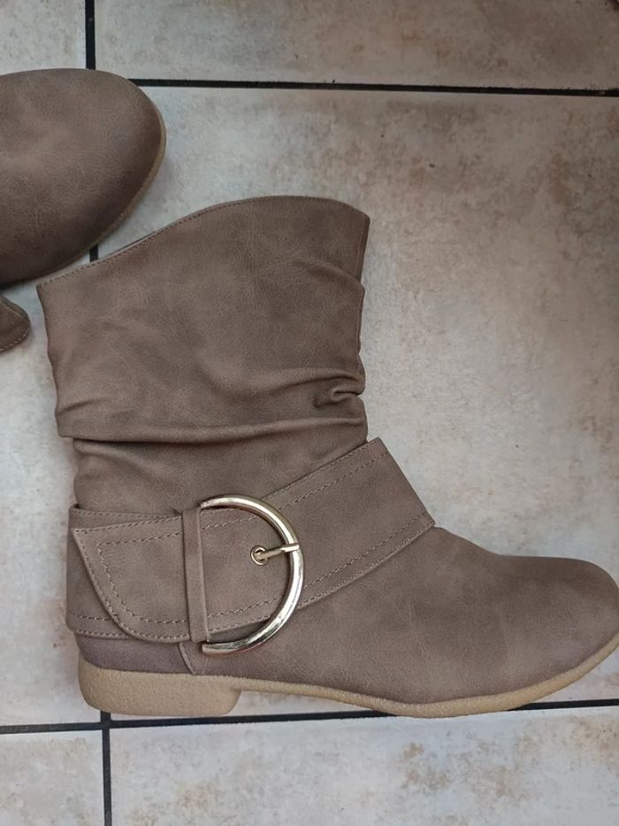 Bottines style western tendance automne/hier 2026 - photo numéro 2