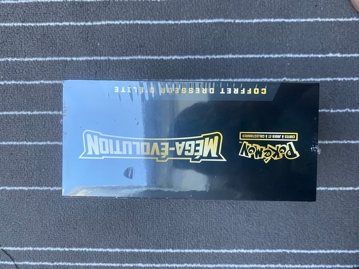 Lot de 2 Etb Pokemon mega evolution donc 1 avec trou et l’autre non - photo numéro 10