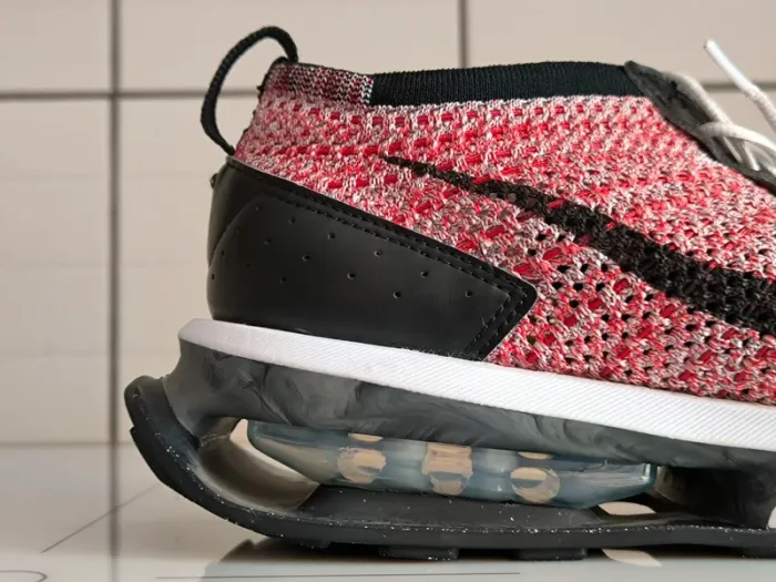 Nike chaussures Air Max FlyKnit Racer coloris rouge / blanc pointure 45 - photo numéro 2