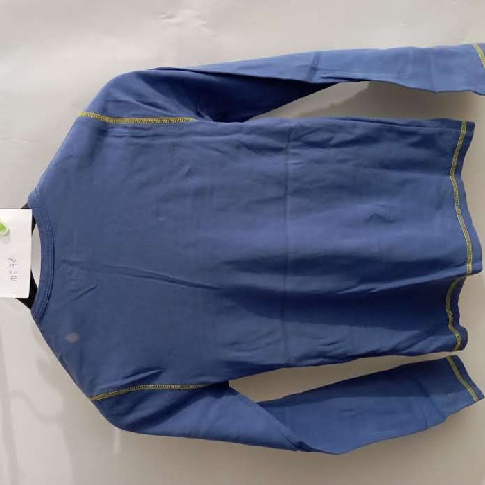 pull taché bleu  taille XS