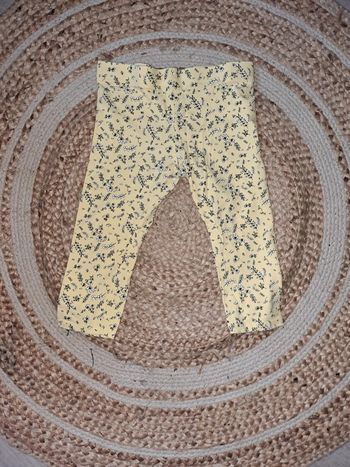 Leggings court jaune pâle fleurs noires 8 ans in extenso