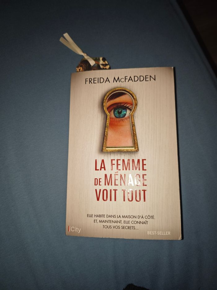 La femme de ménage voit tout