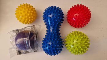 Lot de 5 balles de massage neuves