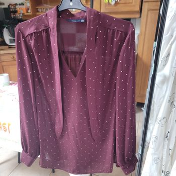 Chemisier bordeaux étoiles brillantes 