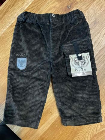 Pantalon en velours neuf T 9 mois "Pick ouic"