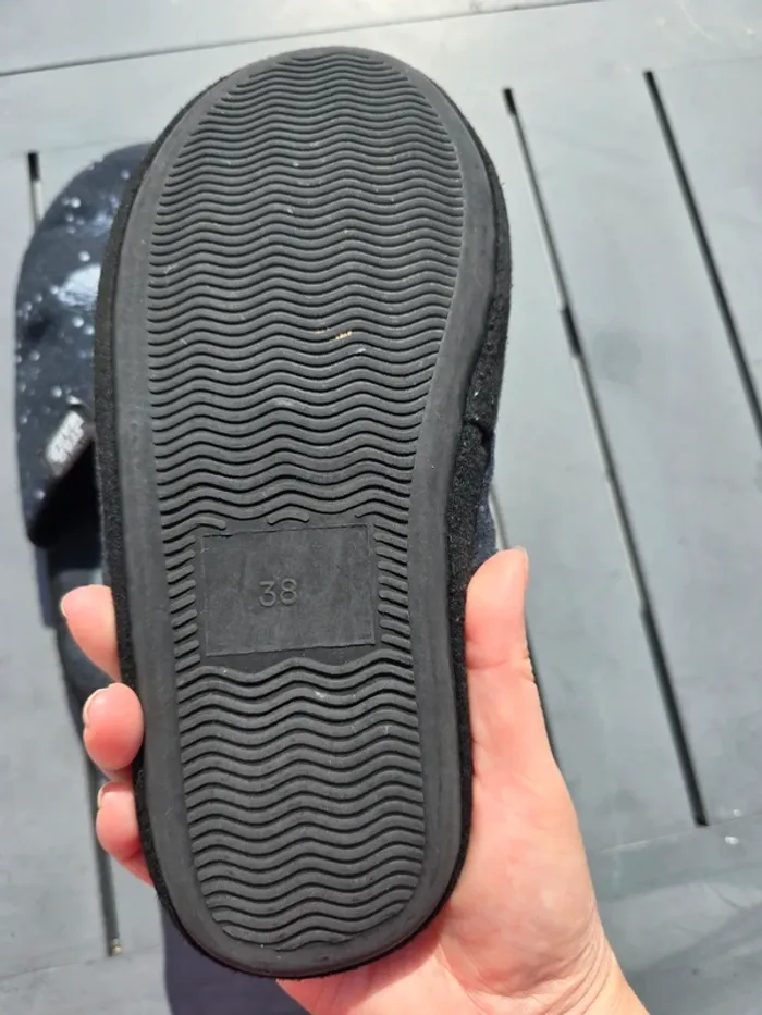 Chaussons Star Wars pointure 38 bon état - photo numéro 3