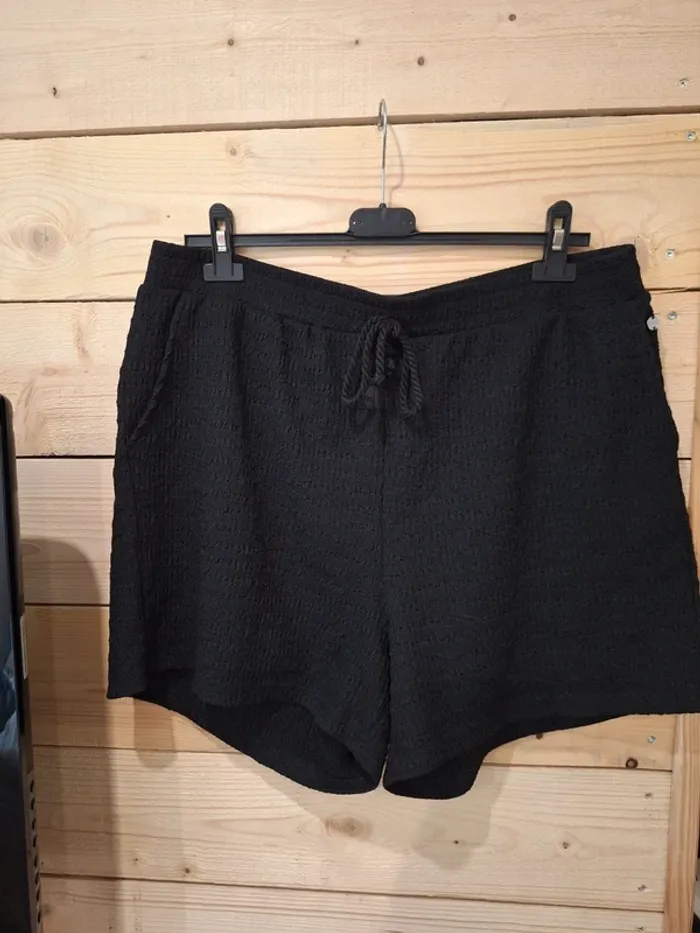Short femme Taille 44 Deeluxe