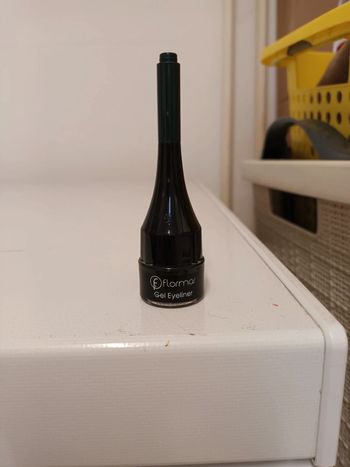 Gel eyeliner