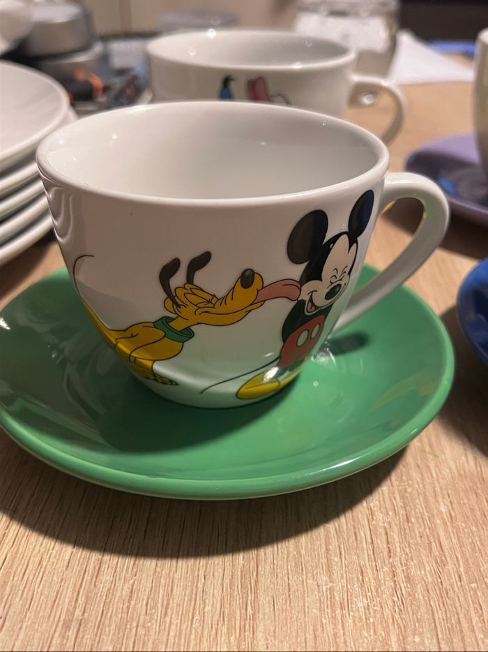 Tasses avec assiettes - photo numéro 2