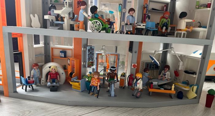 Playmobil hôpital 3 niveaux + helisurface - photo numéro 7