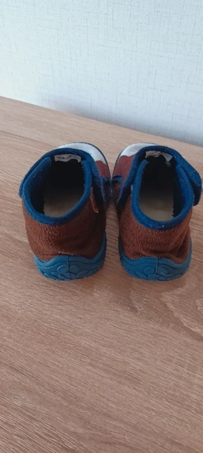 Paire de chaussons motif dinosaures garçon taille 24 - photo numéro 12