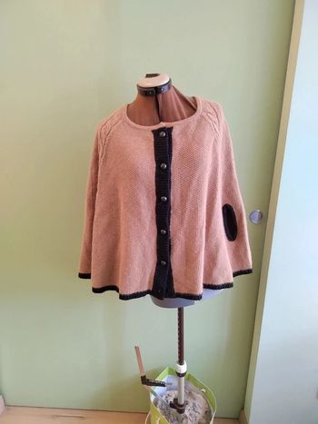 Cape beige Galeries Lafayette t. Unique