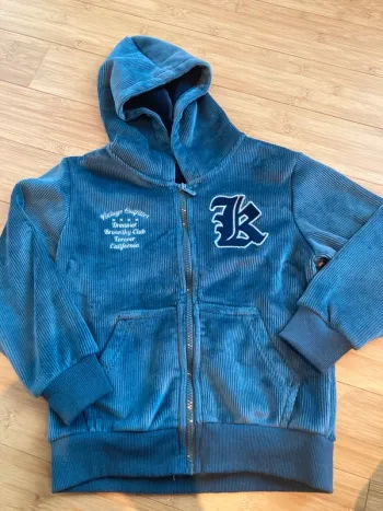 8 ans - gilet à capuche avec fermeture zip