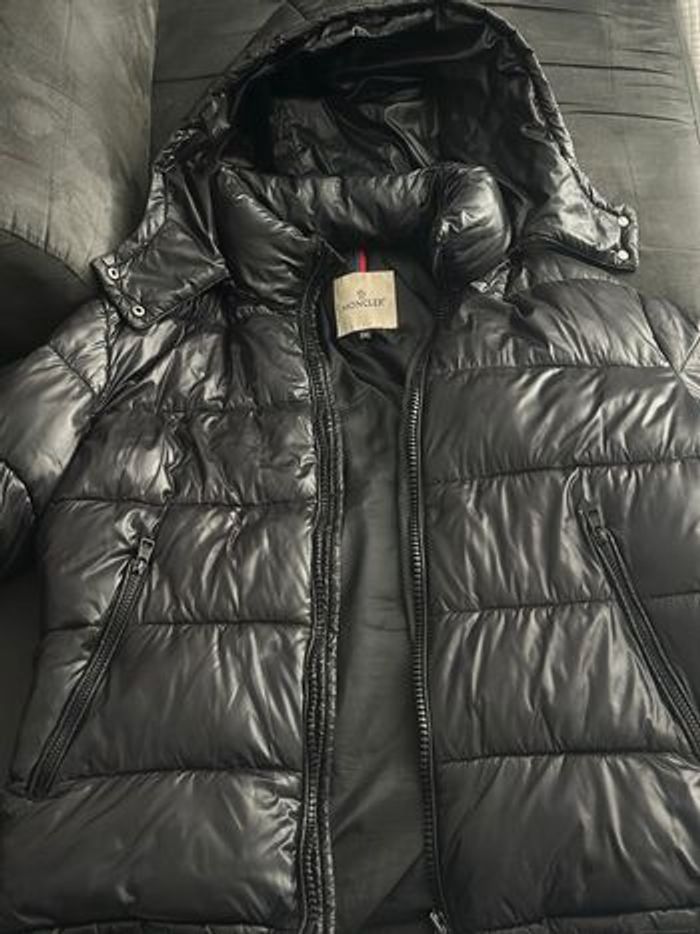 Doudoune Moncler (Taille 2 XL)