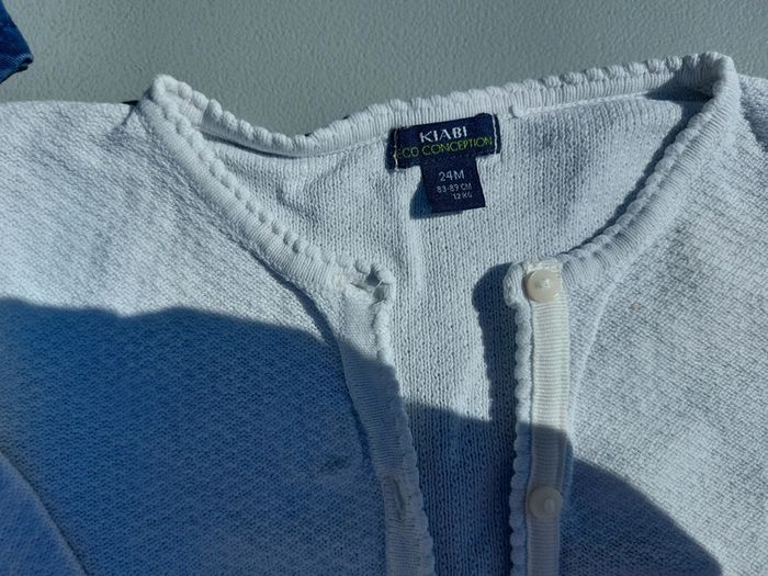 Lot hiver 24 mois jeans gilets robe salopette - photo numéro 19