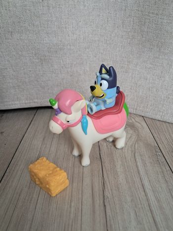 Figurine bluey et sa licorne 