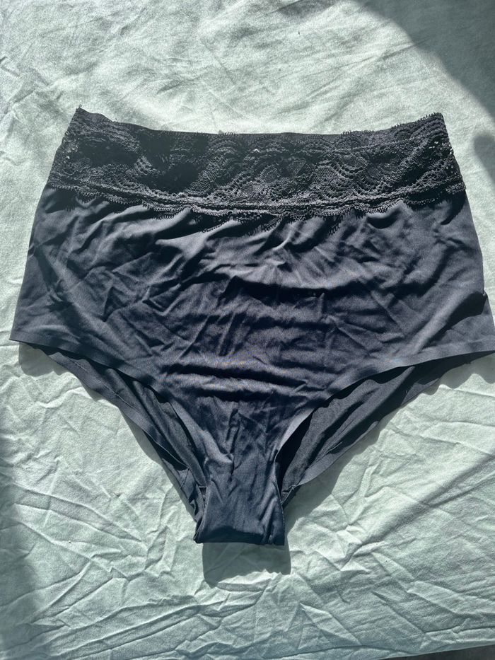 String taille haute