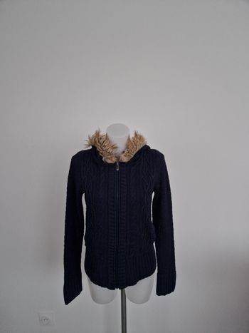 Sweat torsadé bleu marine à capuche fourrée et moumoute, Jennyfer