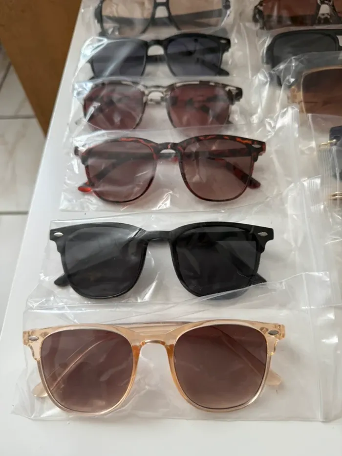 Lot de 19 paires de lunettes de soleil neuve encore emballé - photo numéro 8