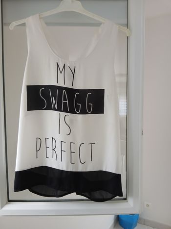 T-shirt blanc et noir 