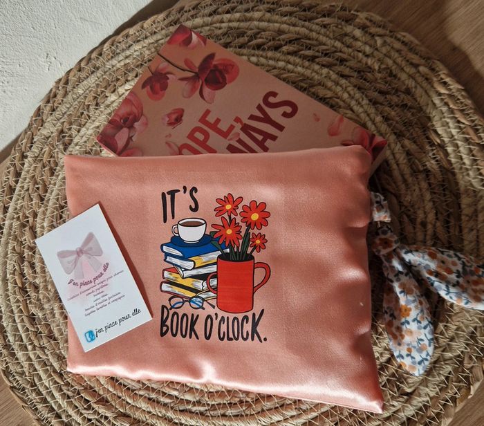 Pochette/ housse pour livre