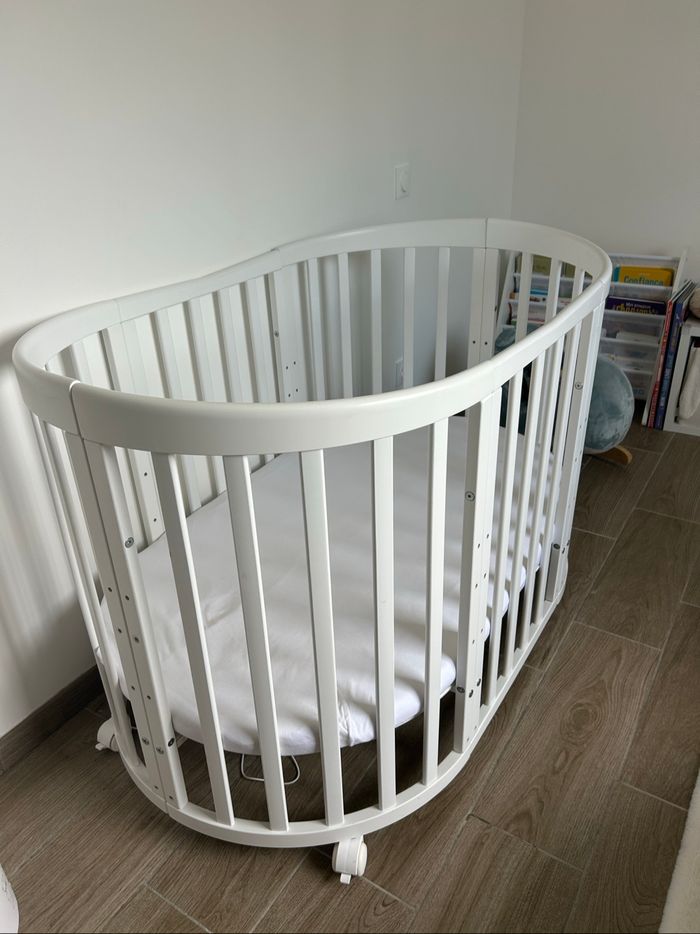 Lit évolutif bébé ovale avec matelas