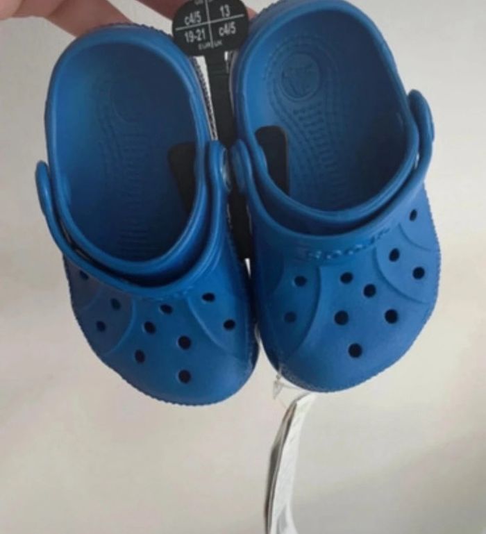Crocs bébé neuves avec étiquette - photo numéro 10