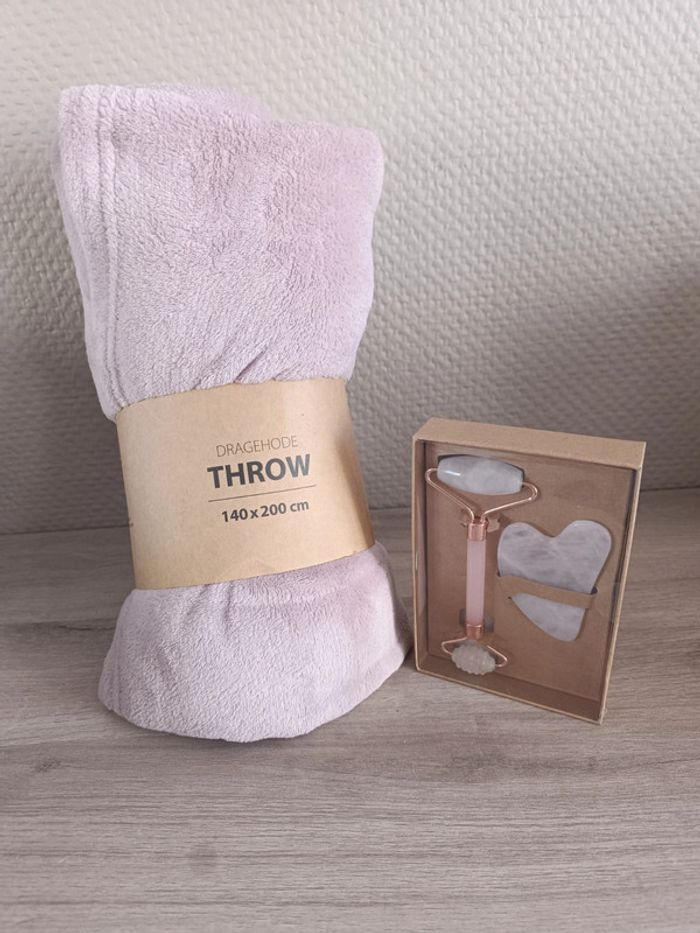 Kit cocooning plaid et masseur visage NEufs cadeau noël