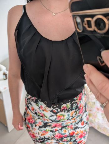 Robe bi couleur noir et fleurs