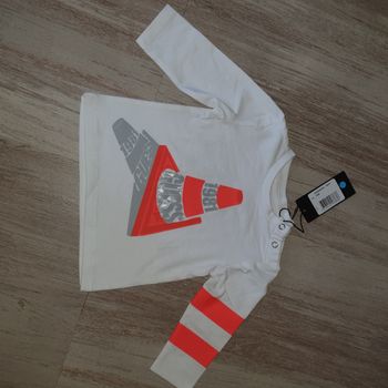 Pull neuf  #guess 3/6mois