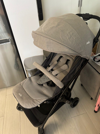 Chariot de voyage pliable automatique à une main Joie Tourist