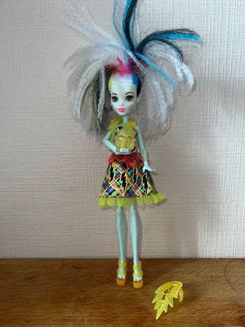 Poupée monster high frankie stein electrified mattel