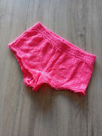 60. Short dentelle C&A 146-152