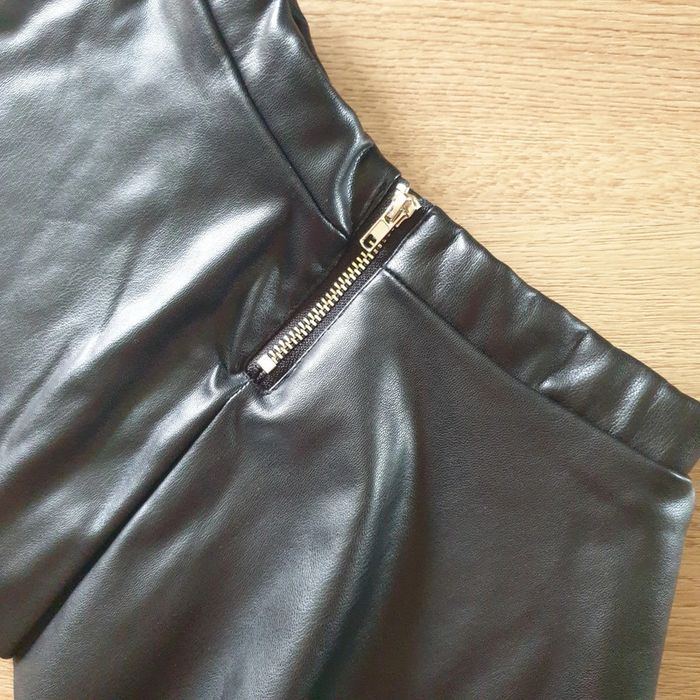 🩷 Jupe style en cuir 1 an et demi / 2 ans #emyfleury_2ansfille - photo numéro 3