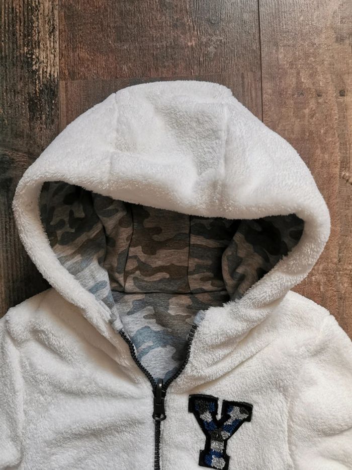 🍓Gilet veste à capuche blanc crème IKKS polaire 24mois🍓 - photo numéro 3