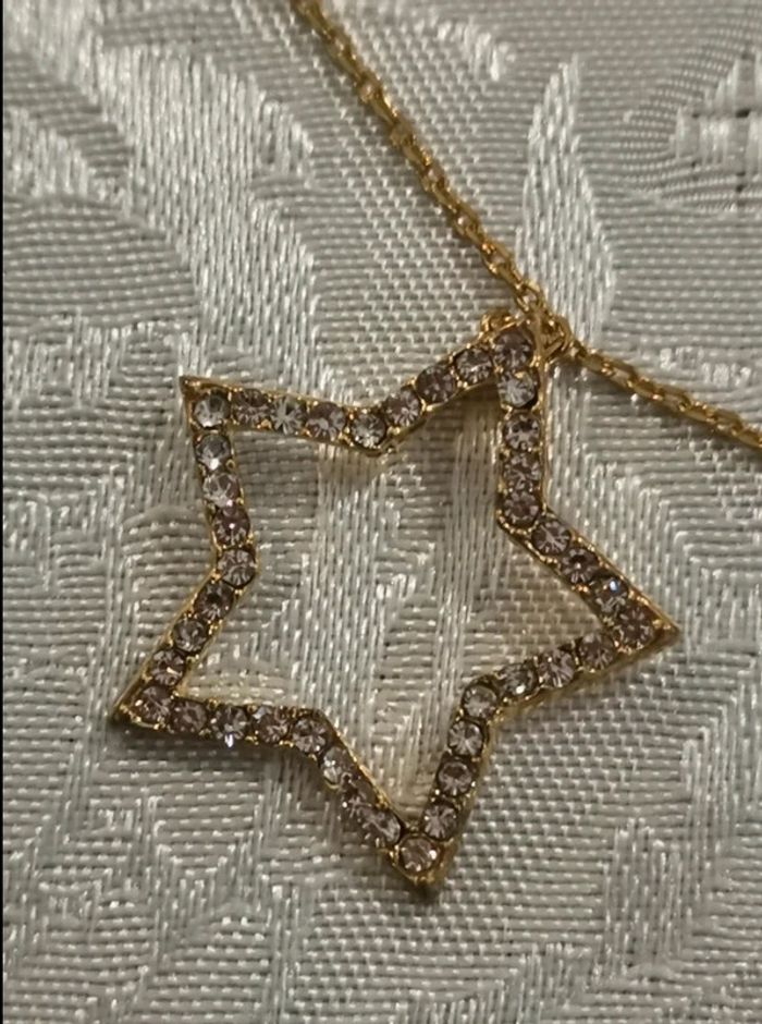 Collier doré. Étoile. Strass. Avon - photo numéro 4