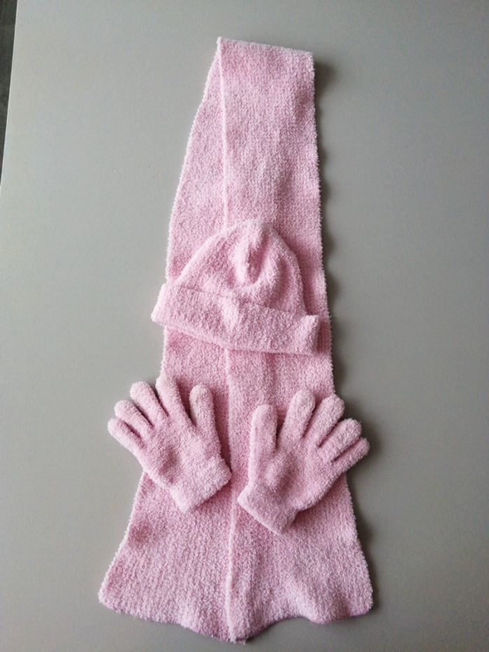 Ensemble châle bonnet gants