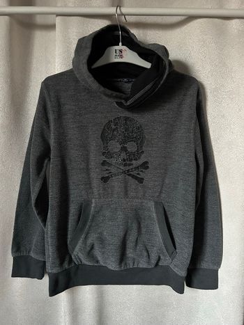 Pull sweat tête de mort 10 ans Kiabi 