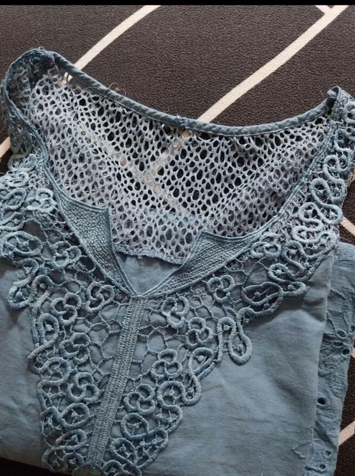 Haut bleu brodé T48 - photo numéro 9