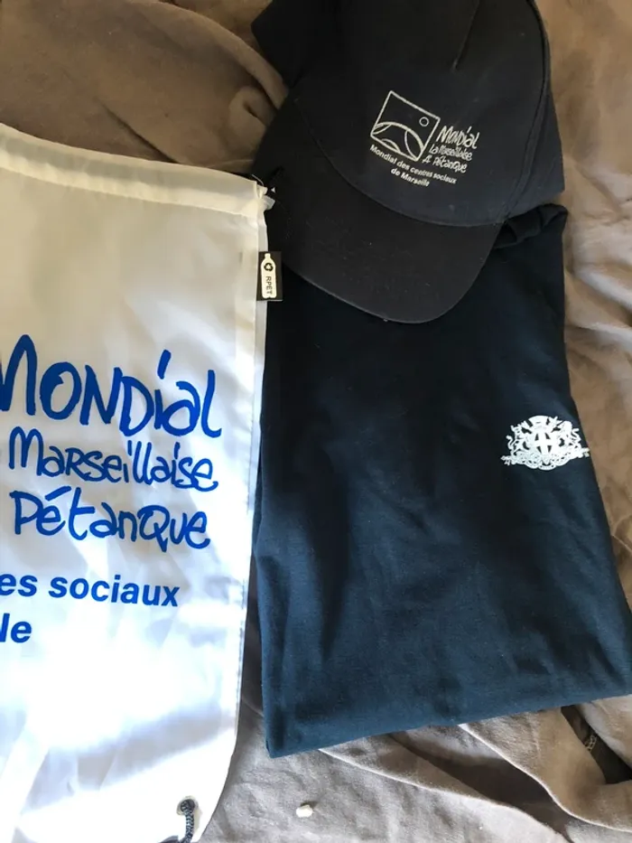T-shirt +casquette+sac de rangement mondial la Marseillaise de la pétanque
