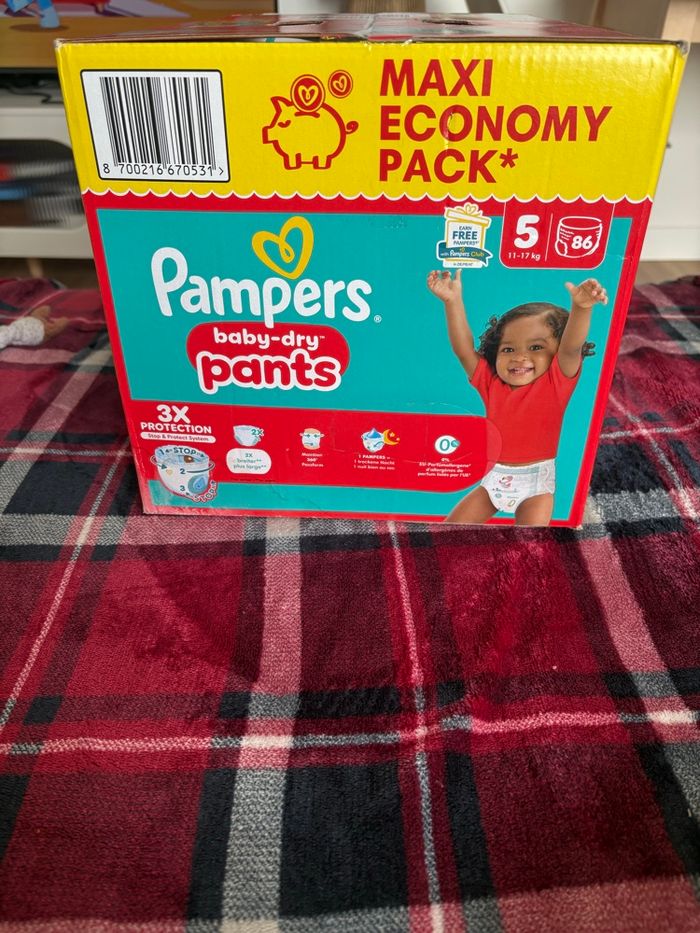 Maxi pack Pampers  baby dry pants  taille 5