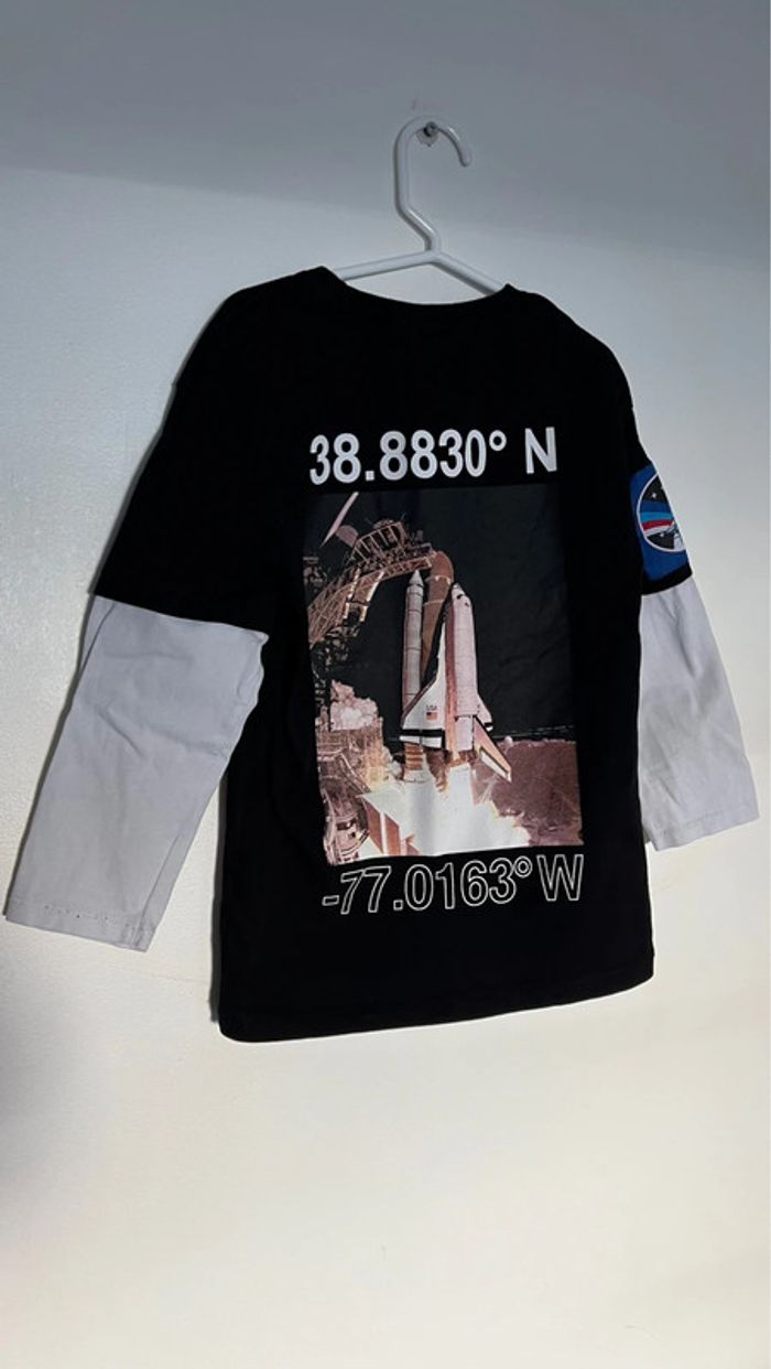T-shirt garçon manche longue en parfait état . Taille 6/7 ans - photo numéro 2